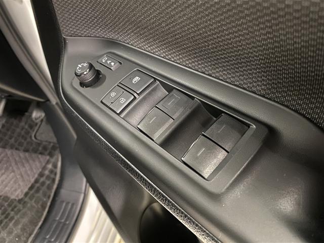 ノア Ｘ　４ＷＤ　フルセグ　メモリーナビ　ＤＶＤ再生　ミュージックプレイヤー接続可　後席モニター　バックカメラ　衝突被害軽減システム　電動スライドドア　ＬＥＤヘッドランプ　ウオークスルー　乗車定員７人（15枚目）