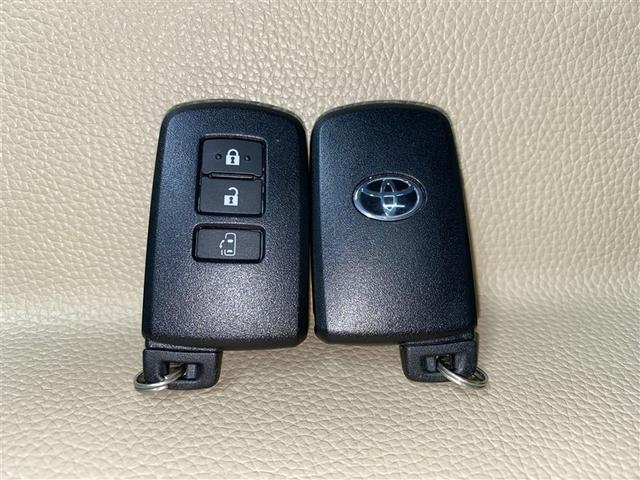 ノア Ｘ　４ＷＤ　フルセグ　メモリーナビ　ＤＶＤ再生　ミュージックプレイヤー接続可　後席モニター　バックカメラ　衝突被害軽減システム　電動スライドドア　ＬＥＤヘッドランプ　ウオークスルー　乗車定員７人（16枚目）