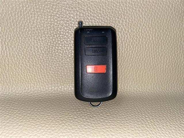 ノア Ｘ　４ＷＤ　フルセグ　メモリーナビ　ＤＶＤ再生　ミュージックプレイヤー接続可　後席モニター　バックカメラ　衝突被害軽減システム　電動スライドドア　ＬＥＤヘッドランプ　ウオークスルー　乗車定員７人（17枚目）