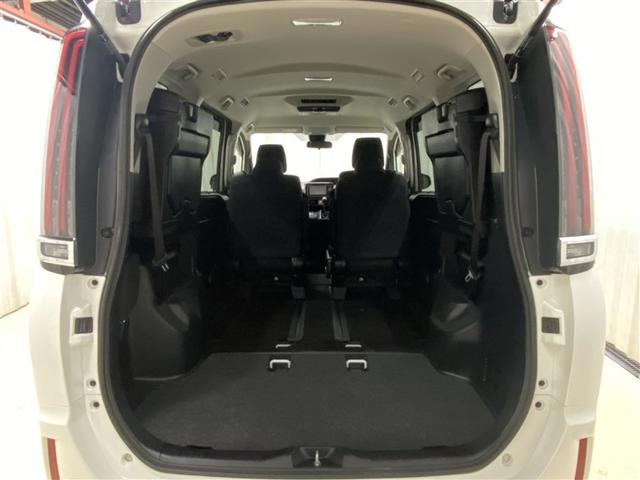 ノア Ｘ　４ＷＤ　フルセグ　メモリーナビ　ＤＶＤ再生　ミュージックプレイヤー接続可　後席モニター　バックカメラ　衝突被害軽減システム　電動スライドドア　ＬＥＤヘッドランプ　ウオークスルー　乗車定員７人（32枚目）