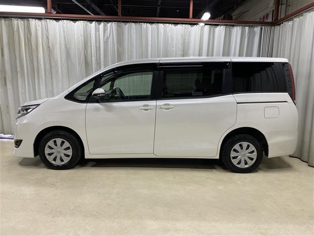 ノア Ｘ　４ＷＤ　フルセグ　メモリーナビ　ＤＶＤ再生　ミュージックプレイヤー接続可　後席モニター　バックカメラ　衝突被害軽減システム　電動スライドドア　ＬＥＤヘッドランプ　ウオークスルー　乗車定員７人（34枚目）