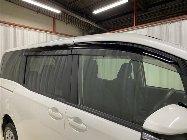 ノア Ｘ　４ＷＤ　フルセグ　メモリーナビ　ＤＶＤ再生　ミュージックプレイヤー接続可　後席モニター　バックカメラ　衝突被害軽減システム　電動スライドドア　ＬＥＤヘッドランプ　ウオークスルー　乗車定員７人（37枚目）