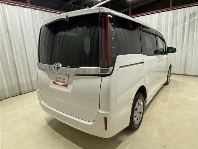 ノア Ｘ　４ＷＤ　フルセグ　メモリーナビ　ＤＶＤ再生　ミュージックプレイヤー接続可　後席モニター　バックカメラ　衝突被害軽減システム　電動スライドドア　ＬＥＤヘッドランプ　ウオークスルー　乗車定員７人（38枚目）