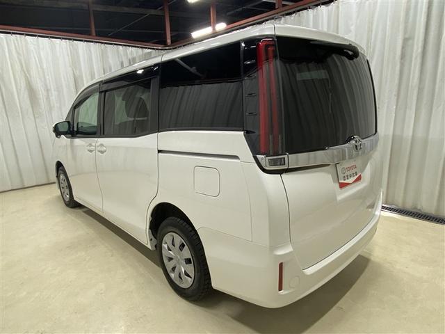 ノア Ｘ　４ＷＤ　フルセグ　メモリーナビ　ＤＶＤ再生　ミュージックプレイヤー接続可　後席モニター　バックカメラ　衝突被害軽減システム　電動スライドドア　ＬＥＤヘッドランプ　ウオークスルー　乗車定員７人（39枚目）