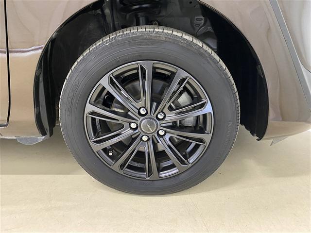 シエンタ G クエロ 4WD フルセグ メモリーナビ DVD再生 ミュージックプレイヤー接続可 バックカメラ 衝突被害軽減システム 両側電動スライド LEDヘッドランプ ウオークスルー 乗車定員6人 3列シート(24枚目)