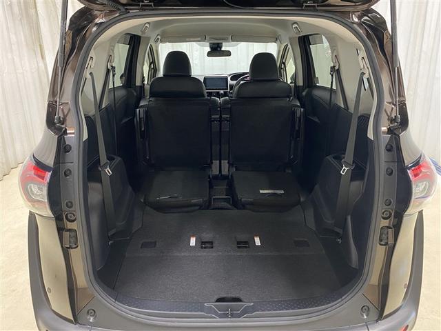 シエンタ G クエロ 4WD フルセグ メモリーナビ DVD再生 ミュージックプレイヤー接続可 バックカメラ 衝突被害軽減システム 両側電動スライド LEDヘッドランプ ウオークスルー 乗車定員6人 3列シート(28枚目)