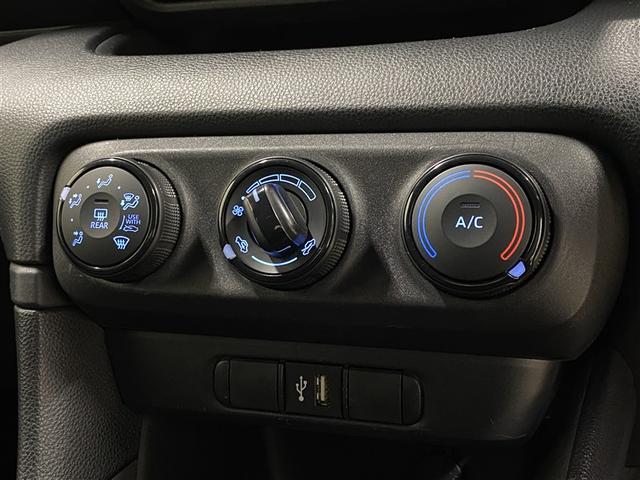 ヤリス Ｘ　４ＷＤ　メモリーナビ　ミュージックプレイヤー接続可　バックカメラ　衝突被害軽減システム　ＥＴＣ（7枚目）