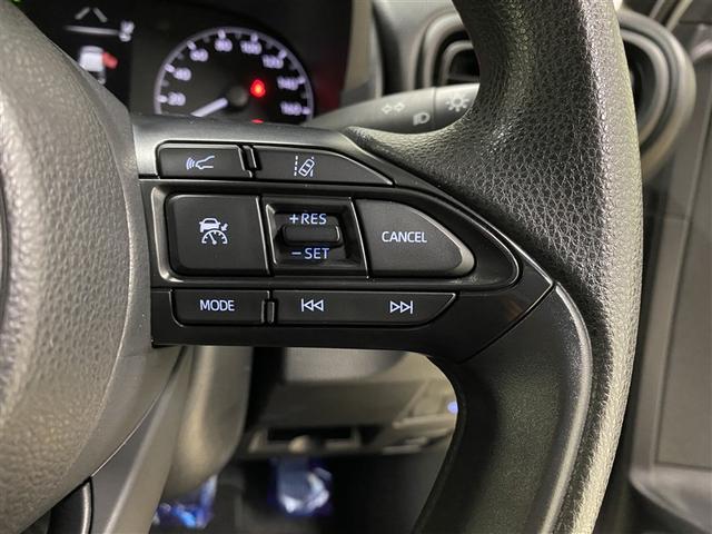 ヤリス Ｘ　４ＷＤ　メモリーナビ　ミュージックプレイヤー接続可　バックカメラ　衝突被害軽減システム　ＥＴＣ（10枚目）