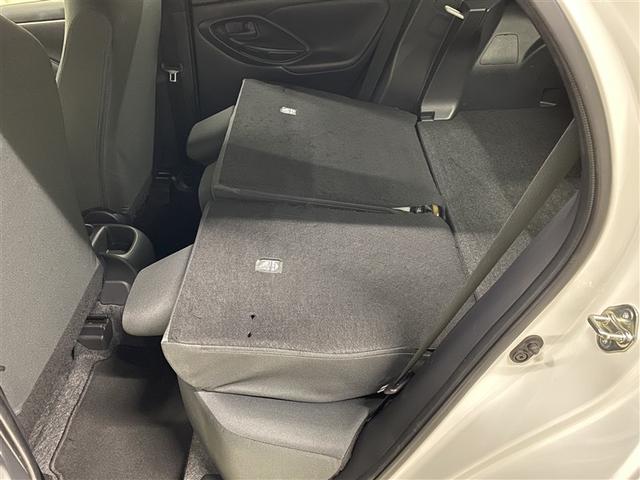 ヤリス Ｘ　４ＷＤ　メモリーナビ　ミュージックプレイヤー接続可　バックカメラ　衝突被害軽減システム　ＥＴＣ（21枚目）