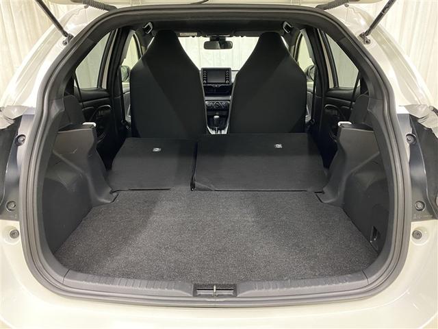 ヤリス Ｘ　４ＷＤ　メモリーナビ　ミュージックプレイヤー接続可　バックカメラ　衝突被害軽減システム　ＥＴＣ（27枚目）