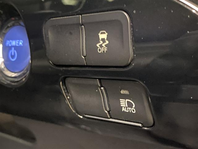 プリウス Ｓ　４ＷＤ　メモリーナビ　ミュージックプレイヤー接続可　バックカメラ　衝突被害軽減システム　ＥＴＣ　ＬＥＤヘッドランプ（12枚目）