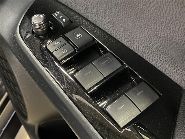 プリウス Ｓ　４ＷＤ　メモリーナビ　ミュージックプレイヤー接続可　バックカメラ　衝突被害軽減システム　ＥＴＣ　ＬＥＤヘッドランプ（16枚目）