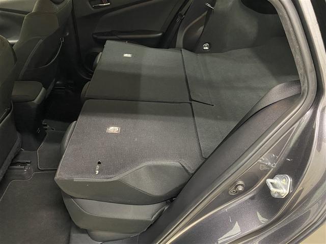 プリウス Ｓ　４ＷＤ　メモリーナビ　ミュージックプレイヤー接続可　バックカメラ　衝突被害軽減システム　ＥＴＣ　ＬＥＤヘッドランプ（24枚目）