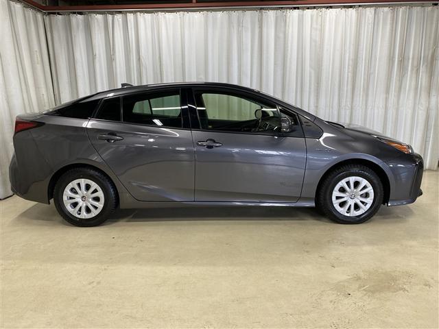 プリウス Ｓ　４ＷＤ　メモリーナビ　ミュージックプレイヤー接続可　バックカメラ　衝突被害軽減システム　ＥＴＣ　ＬＥＤヘッドランプ（28枚目）