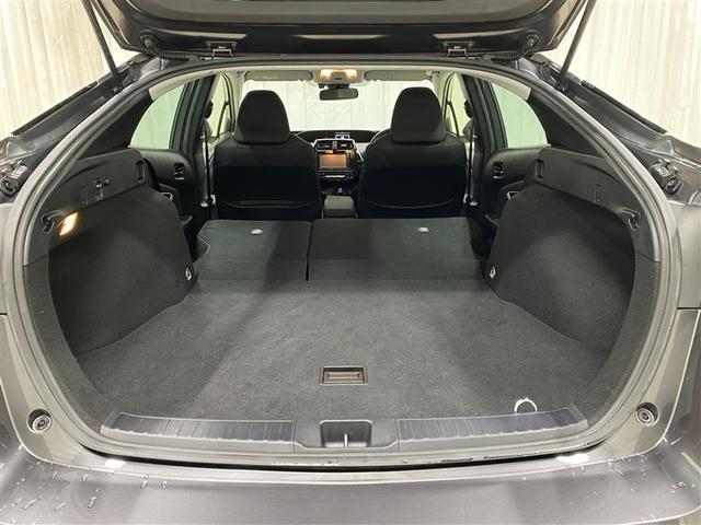 プリウス Ｓ　４ＷＤ　メモリーナビ　ミュージックプレイヤー接続可　バックカメラ　衝突被害軽減システム　ＥＴＣ　ＬＥＤヘッドランプ（30枚目）