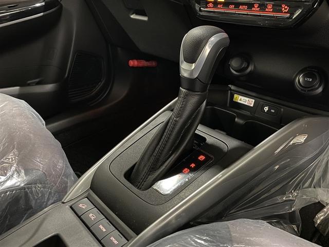 フロンクス ベースグレード　４ＷＤ　メモリーナビ　バックカメラ　衝突被害軽減システム　ＬＥＤヘッドランプ　アイドリングストップ（8枚目）