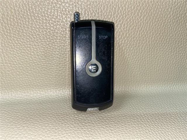 ウィッシュ １．８Ｓ　４ＷＤ　フルセグ　メモリーナビ　ＤＶＤ再生　ミュージックプレイヤー接続可　バックカメラ　ドラレコ　ＨＩＤヘッドライト　乗車定員７人　３列シート　ワンオーナー　アイドリングストップ（13枚目）