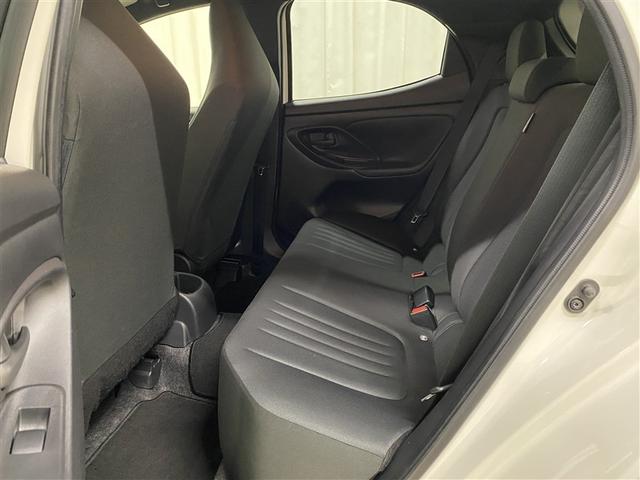 ヤリス Ｘ　４ＷＤ　メモリーナビ　ミュージックプレイヤー接続可　バックカメラ　衝突被害軽減システム　ＥＴＣ　ワンオーナー（18枚目）