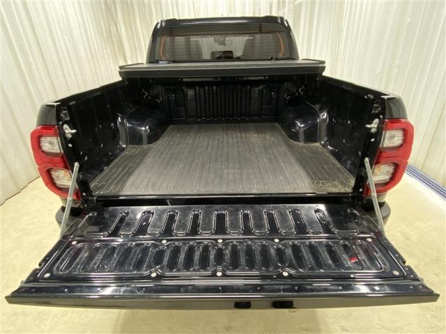 ハイラックス Ｚ　４ＷＤ　ミュージックプレイヤー接続可　バックカメラ　衝突被害軽減システム　ＥＴＣ　ＬＥＤヘッドランプ　ワンオーナー　アイドリングストップ　ディーゼル（19枚目）