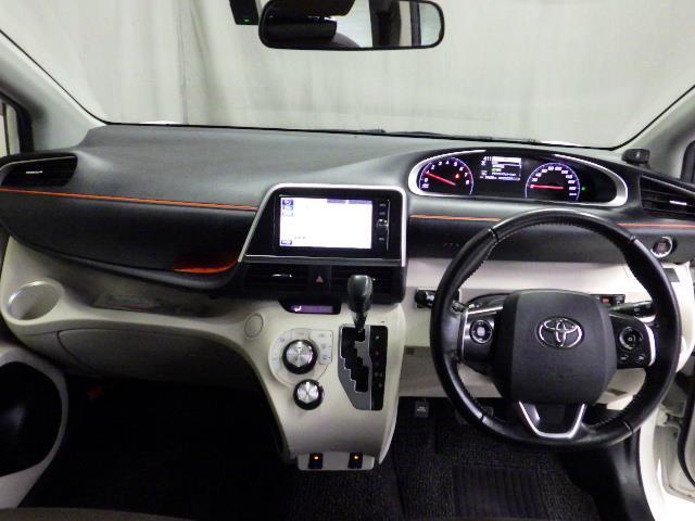 シエンタ G 4WD フルセグ メモリーナビ DVD再生 後席モニター バックカメラ 衝突被害軽減システム ドラレコ 両側電動スライド LEDヘッドランプ ウオークスルー 乗車定員6人 3列シート ワンオーナー(7枚目)