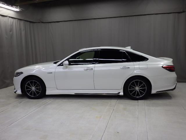 クラウンハイブリッド ＲＳアドバンス　Ｆｏｕｒ　革シート　サンルーフ　４ＷＤ　フルセグ　メモリーナビ　ＤＶＤ再生　ミュージックプレイヤー接続可　バックカメラ　衝突被害軽減システム　ＥＴＣ　ドラレコ　ＬＥＤヘッドランプ　ワンオーナー　フルエアロ（2枚目）