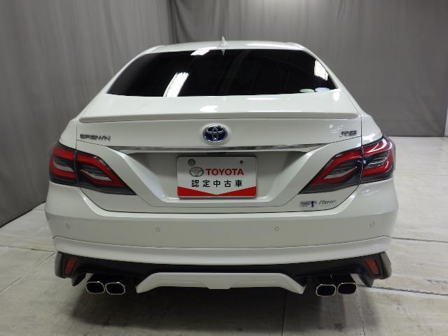 クラウンハイブリッド ＲＳアドバンス　Ｆｏｕｒ　革シート　サンルーフ　４ＷＤ　フルセグ　メモリーナビ　ＤＶＤ再生　ミュージックプレイヤー接続可　バックカメラ　衝突被害軽減システム　ＥＴＣ　ドラレコ　ＬＥＤヘッドランプ　ワンオーナー　フルエアロ（3枚目）