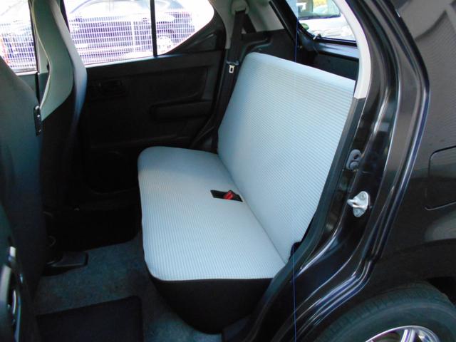 アルト Ｌ　４ＷＤ　衝突被害軽減システム　キーレスエントリー　アイドリングストップ　シートヒーター　ＣＶＴ　盗難防止システム　ＡＢＳ　ＥＳＣ　ＣＤ　ミュージックプレイヤー接続可　アルミホイール　衝突安全ボディ（10枚目）