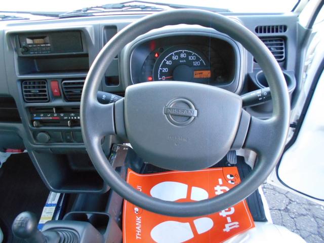 NT100クリッパートラック DX農繁仕様 4WD デフロック 5速MT ETC エアコン パワステ 運転席エアバッグ 助手席エアバッグ スタッドレスタイヤあります(3枚目)