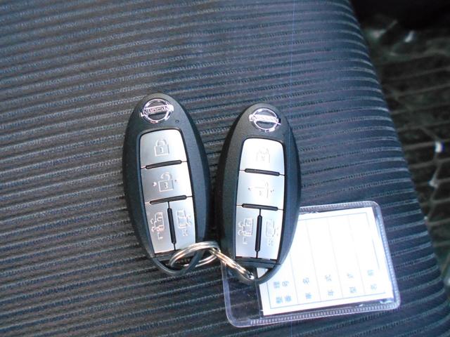 セレナ ハイウェイスター プロパイロットエディション 4WD 9インチナビ アラウンドビューモニター デジタルインナーミラー オートクルーズコントロール 衝突被害軽減システム 両側パワースライドドア アイドリングストップ フリップダウンモニター(8枚目)