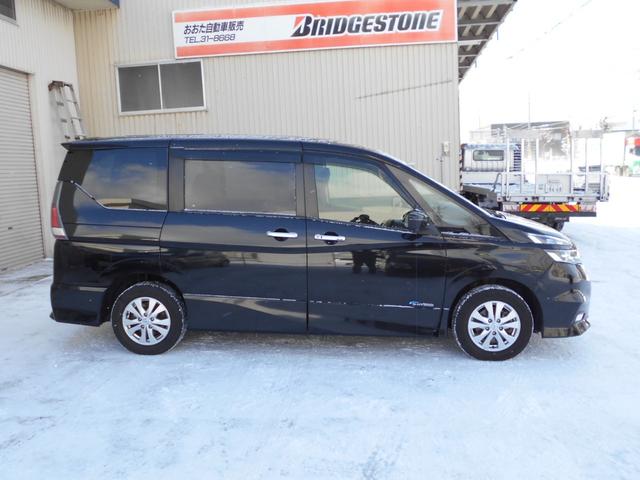 セレナ ハイウェイスター プロパイロットエディション 4WD 9インチナビ アラウンドビューモニター デジタルインナーミラー オートクルーズコントロール 衝突被害軽減システム 両側パワースライドドア アイドリングストップ フリップダウンモニター(14枚目)