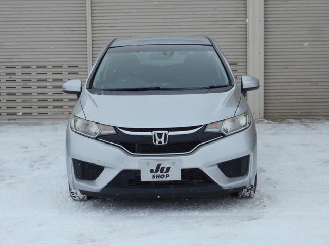 フィット １３Ｇ・Ｆパッケージ　純正ナビ　ＴＶ　Ｂｌｕｅｔｏｏｔｈ　ドライブレコーダー　ＥＴＣ　バックカメラ　衝突被害軽減システム　スマートキー　電動格納ミラー　ＣＶＴ　盗難防止システム　衝突安全ボディ　ＥＳＣ（13枚目）