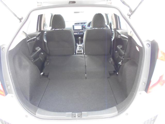 フィット １３Ｇ・Ｆパッケージ　純正ナビ　ＴＶ　Ｂｌｕｅｔｏｏｔｈ　ドライブレコーダー　ＥＴＣ　バックカメラ　衝突被害軽減システム　スマートキー　電動格納ミラー　ＣＶＴ　盗難防止システム　衝突安全ボディ　ＥＳＣ（19枚目）
