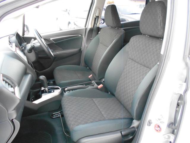 フィット １３Ｇ・Ｆパッケージ　純正ナビ　ＴＶ　Ｂｌｕｅｔｏｏｔｈ　ドライブレコーダー　ＥＴＣ　バックカメラ　衝突被害軽減システム　スマートキー　電動格納ミラー　ＣＶＴ　盗難防止システム　衝突安全ボディ　ＥＳＣ（25枚目）