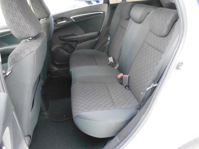 フィット １３Ｇ・Ｆパッケージ　純正ナビ　ＴＶ　Ｂｌｕｅｔｏｏｔｈ　ドライブレコーダー　ＥＴＣ　バックカメラ　衝突被害軽減システム　スマートキー　電動格納ミラー　ＣＶＴ　盗難防止システム　衝突安全ボディ　ＥＳＣ（31枚目）