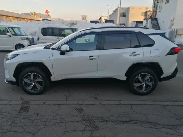 ＲＡＶ４ ＰＨＶ Ｇ　Ｚ　４ＷＤ　ドライブレコーダー　バックカメラ　フロントカメラ　クリアランスソナー　オートクルーズコントロール　レーンアシスト　パワーシート　衝突被害軽減システム　ＴＶ　オートマチックハイビーム（17枚目）