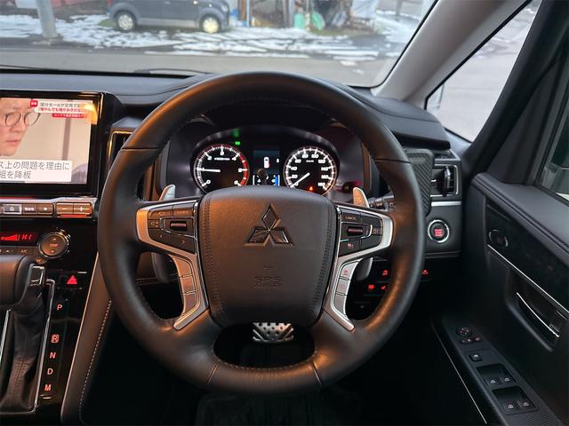 デリカＤ：５ シャモニー　４ＷＤ　ＥＴＣ　バックカメラ　ＴＶ　オートクルーズコントロール　レーンアシスト　衝突被害軽減システム　両側電動スライドドア　オートライト　ＬＥＤヘッドランプ　電動リアゲート　スマートキー（3枚目）