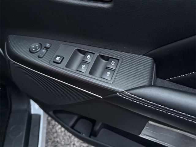 デリカＤ：５ シャモニー　４ＷＤ　ＥＴＣ　バックカメラ　ＴＶ　オートクルーズコントロール　レーンアシスト　衝突被害軽減システム　両側電動スライドドア　オートライト　ＬＥＤヘッドランプ　電動リアゲート　スマートキー（11枚目）