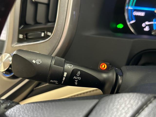 ロイヤルサルーンＧ　Ｆｏｕｒ　４ＷＤ　ＥＴＣ　オートクルーズコントロール　バックカメラ　ナビ　アルミホイール　オートマチックハイビーム　オートライト　ＨＩＤ　ヘッドライトウォッシャー　ＣＶＴ　シートヒーター　シートエアコン(26枚目)