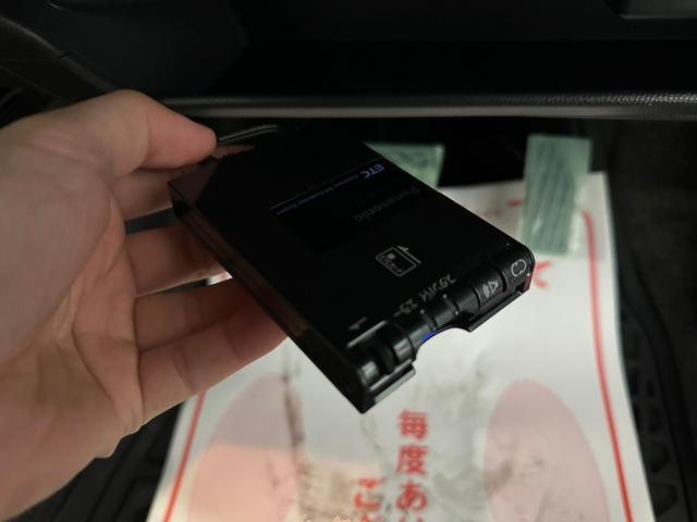 アルトラパン Ｇ　４ＷＤ　ＥＴＣ　ナビ　ＴＶ　スマートキー　シートヒーター　ベンチシート　ＣＶＴ　盗難防止システム　ＡＢＳ　ＣＤ　アルミホイール　衝突安全ボディ　エアコン　パワーステアリング　パワーウィンドウ　社外シートカバー（20枚目）