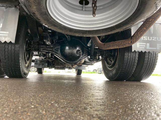 エルフトラック ２ｔロング平ボディ　４ＷＤ　フルフラットロー　ＭＴ　後輪ダブル　キーレスエントリー　エアコン　パワーウィンドウ　運転席エアバッグ（36枚目）