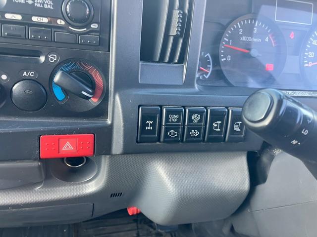 エルフトラック ３．５ＫＬタンクローリー　４ＷＤ　ＭＴ　後輪ダブル　バックカメラ　アイドリングストップ　電動格納ミラー　エアコン　運転席エアバッグ（17枚目）