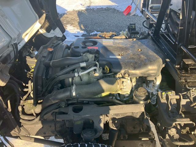 エルフトラック ３．５ＫＬタンクローリー　４ＷＤ　ＭＴ　後輪ダブル　バックカメラ　アイドリングストップ　電動格納ミラー　エアコン　運転席エアバッグ（31枚目）