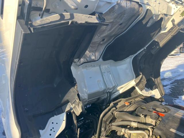 エルフトラック ３．５ＫＬタンクローリー　４ＷＤ　ＭＴ　後輪ダブル　バックカメラ　アイドリングストップ　電動格納ミラー　エアコン　運転席エアバッグ（33枚目）