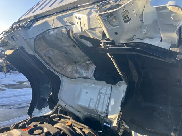 エルフトラック ３．５ＫＬタンクローリー　４ＷＤ　ＭＴ　後輪ダブル　バックカメラ　アイドリングストップ　電動格納ミラー　エアコン　運転席エアバッグ（34枚目）