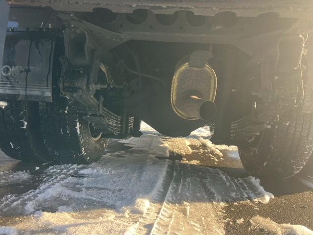 エルフトラック ３．５ＫＬタンクローリー　４ＷＤ　ＭＴ　後輪ダブル　バックカメラ　アイドリングストップ　電動格納ミラー　エアコン　運転席エアバッグ（35枚目）