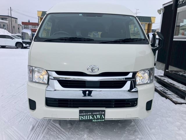 ハイエースワゴン グランドキャビン　４ＷＤ　ＥＴＣ　バックカメラ　ナビ　レーンアシスト　衝突被害軽減システム　スライドドア　オートマチックハイビーム　オートライト　キーレスエントリー　電動格納ミラー　ＡＴ（3枚目）