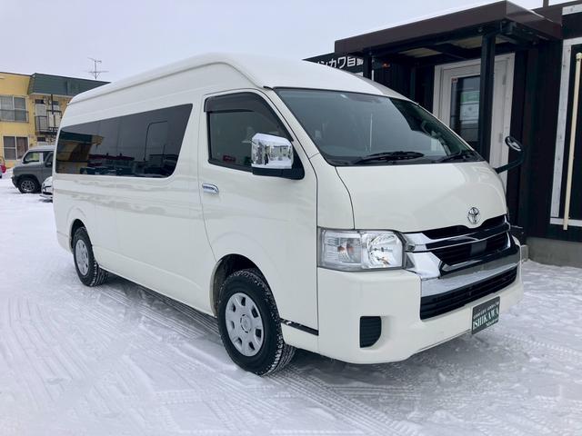 ハイエースワゴン グランドキャビン　４ＷＤ　ＥＴＣ　バックカメラ　ナビ　レーンアシスト　衝突被害軽減システム　スライドドア　オートマチックハイビーム　オートライト　キーレスエントリー　電動格納ミラー　ＡＴ（4枚目）