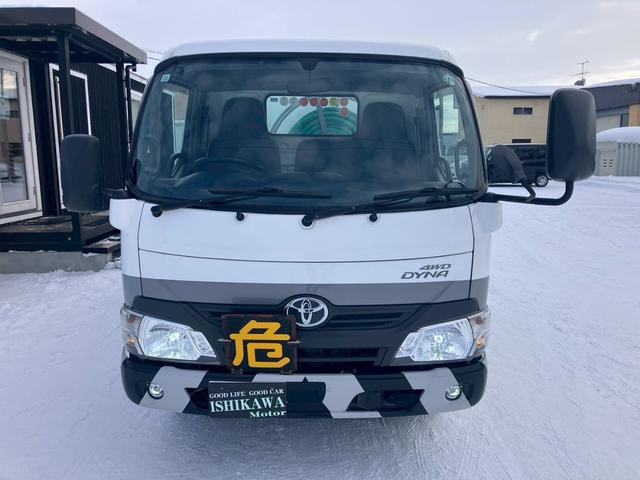 ダイナトラック タンクローリー　３．７５ＫＬ　２室　４ＷＤ　ＭＴ　後輪ダブル　ＥＳＣ　エアコン　パワーウィンドウ　運転席エアバッグ（3枚目）