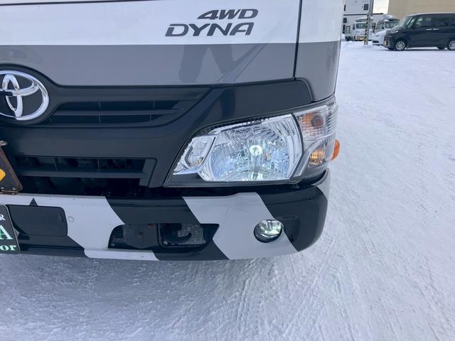 ダイナトラック タンクローリー　３．７５ＫＬ　２室　４ＷＤ　ＭＴ　後輪ダブル　ＥＳＣ　エアコン　パワーウィンドウ　運転席エアバッグ（4枚目）