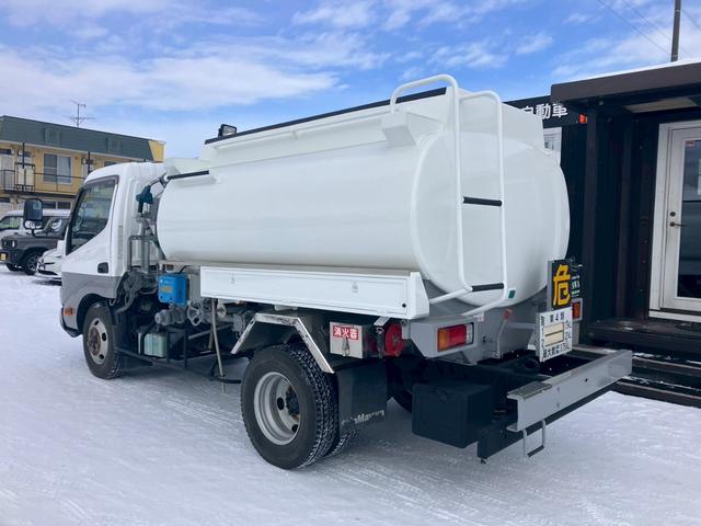ダイナトラック タンクローリー　３．７５ＫＬ　２室　４ＷＤ　ＭＴ　後輪ダブル　ＥＳＣ　エアコン　パワーウィンドウ　運転席エアバッグ（9枚目）